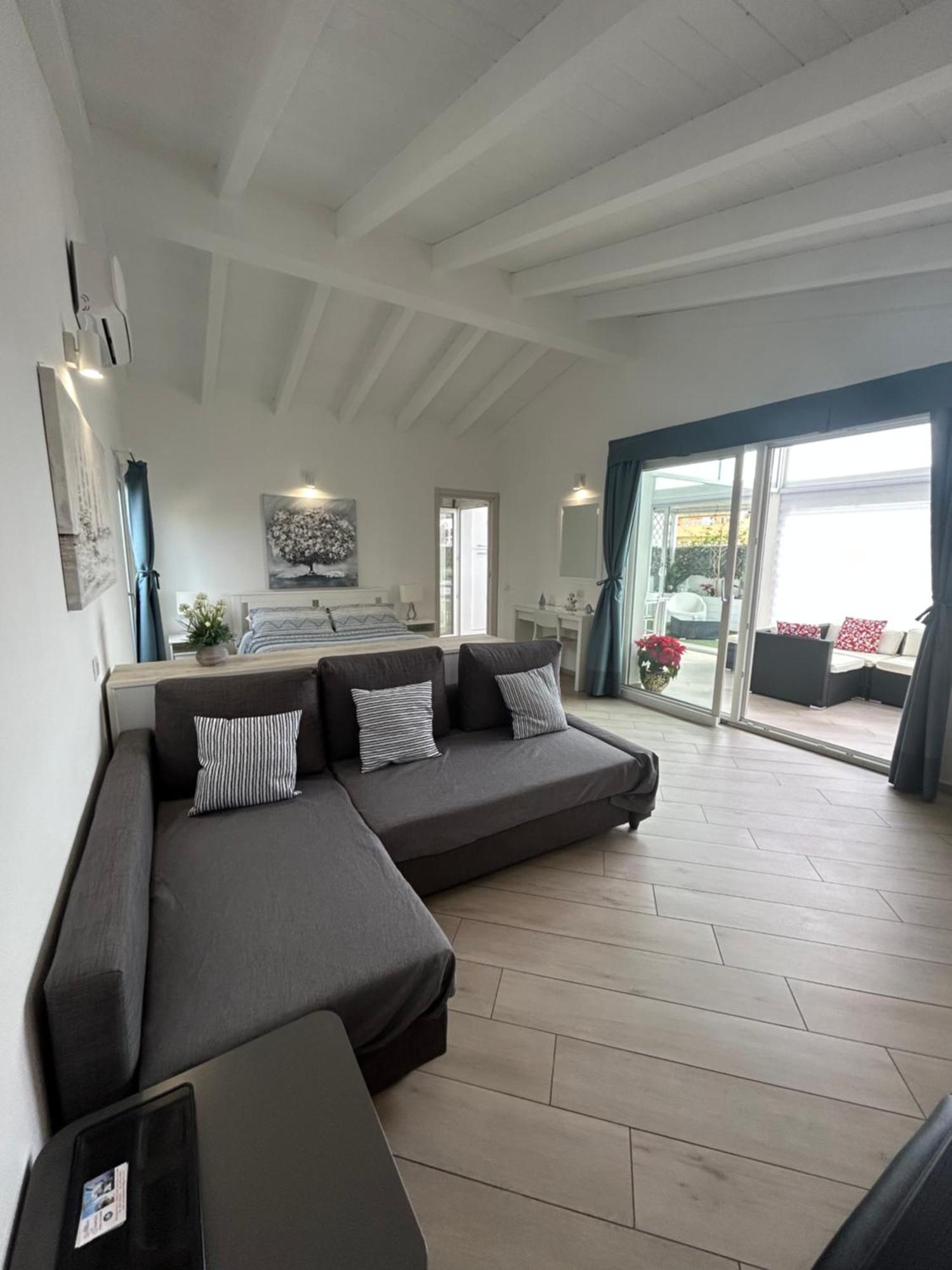 Attico Jasmin Apartment Quartu Sant'Elena Bagian luar foto