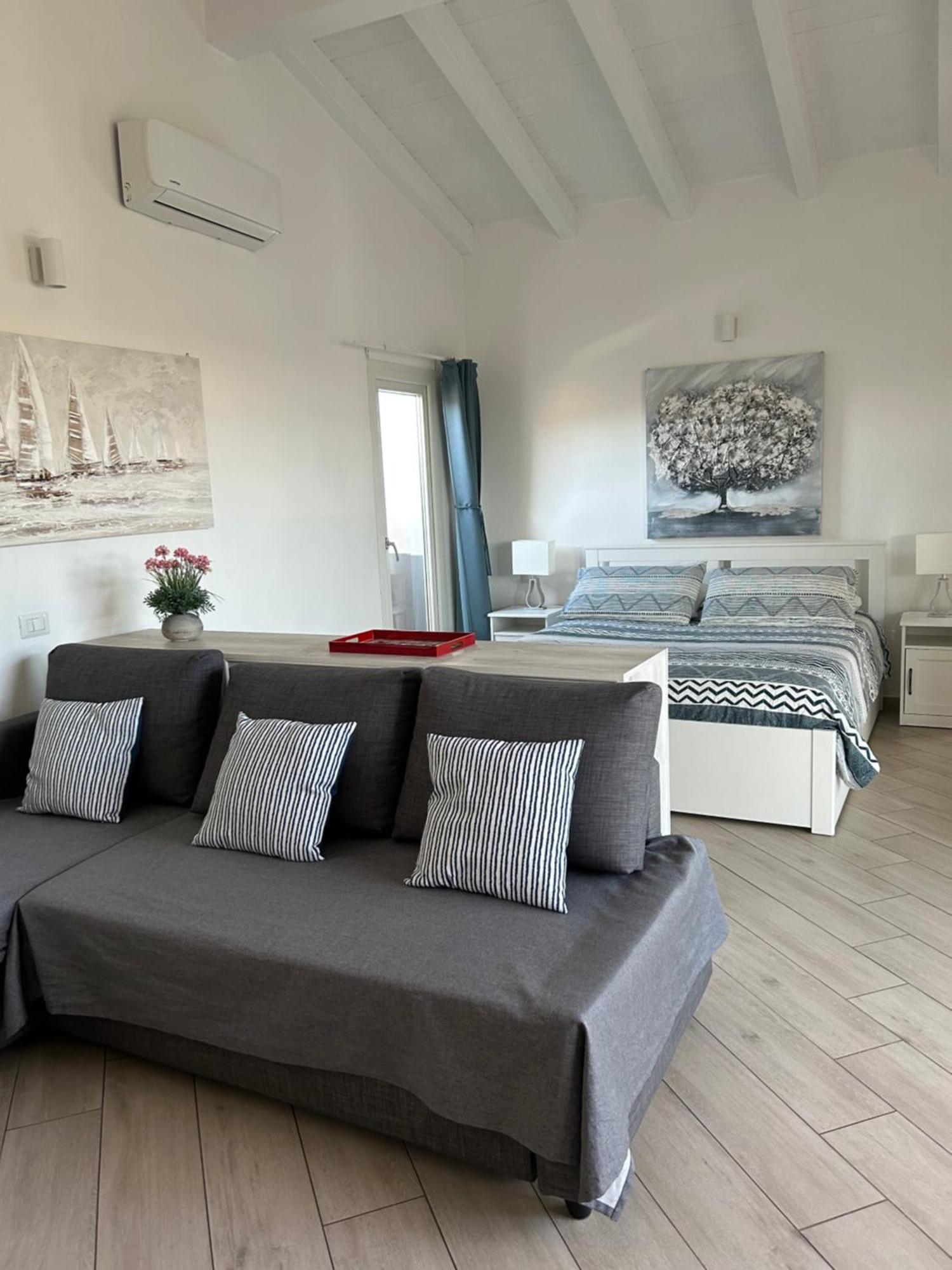 Attico Jasmin Apartment Quartu Sant'Elena Bagian luar foto
